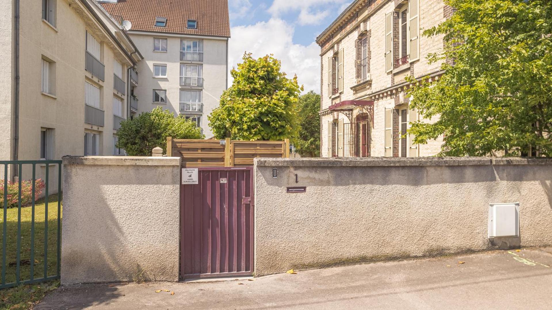 Bonappart 1 - Charme Napoleonien & Confort Troyes Exterior photo